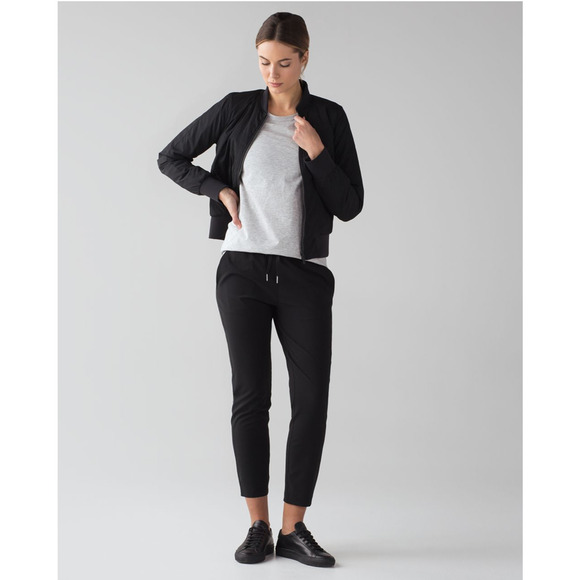 Lululemon On The Fly Jogger Pants Black Size 2 Drawstring Logo - Picture 1 of 7